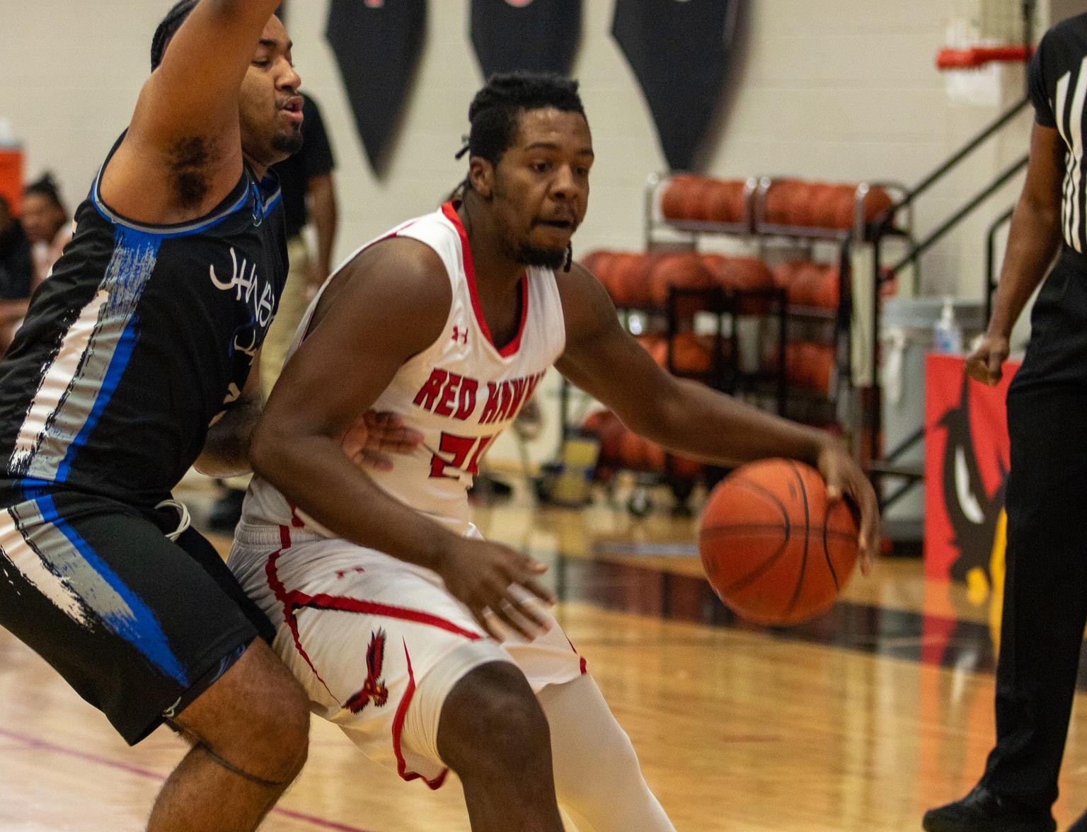 Red Hawk men&rsquo;s basketball holding open try outs April 27-28